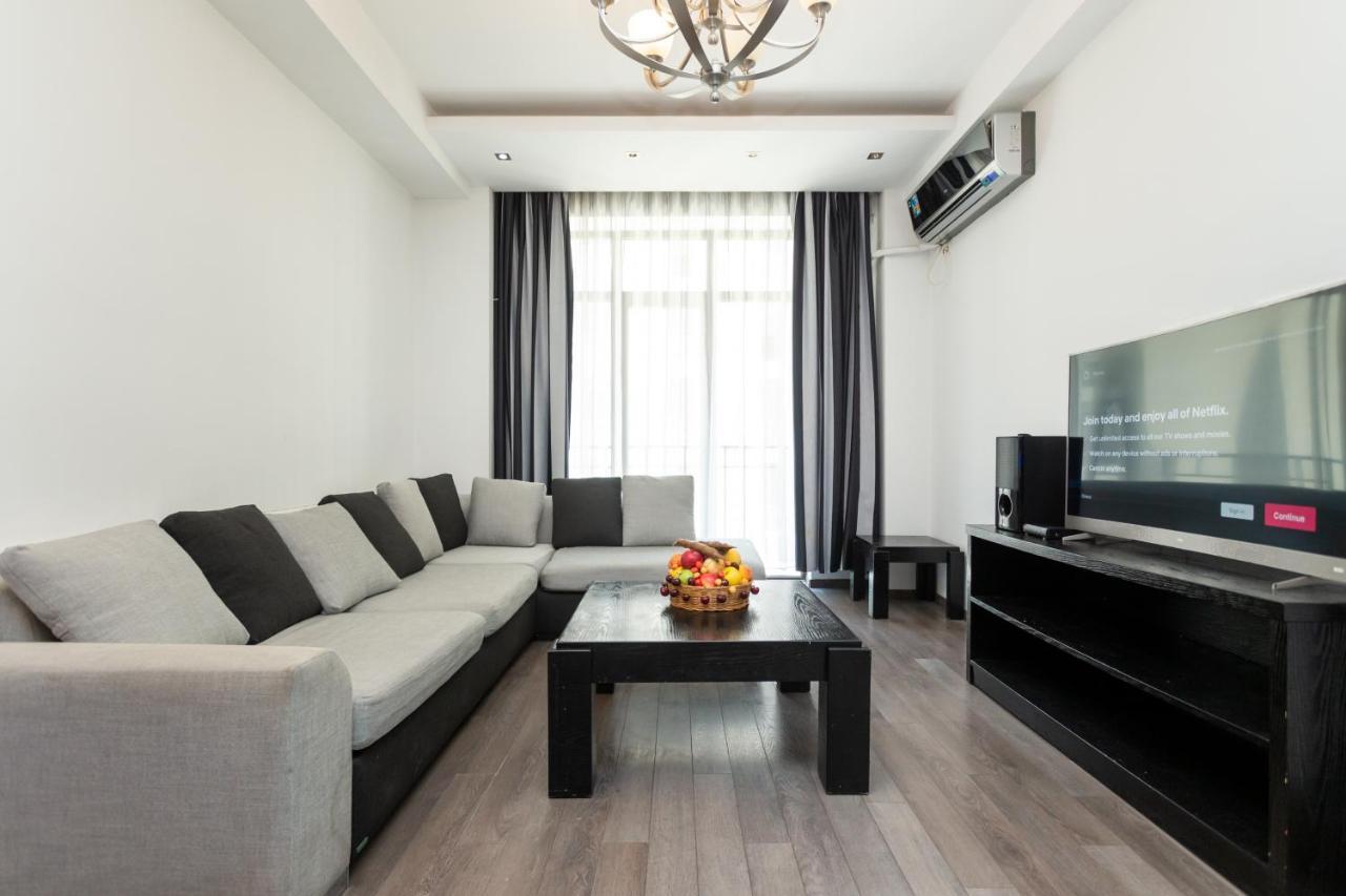 טביליסי Two Bedroom Apartment In The City Center מראה חיצוני תמונה