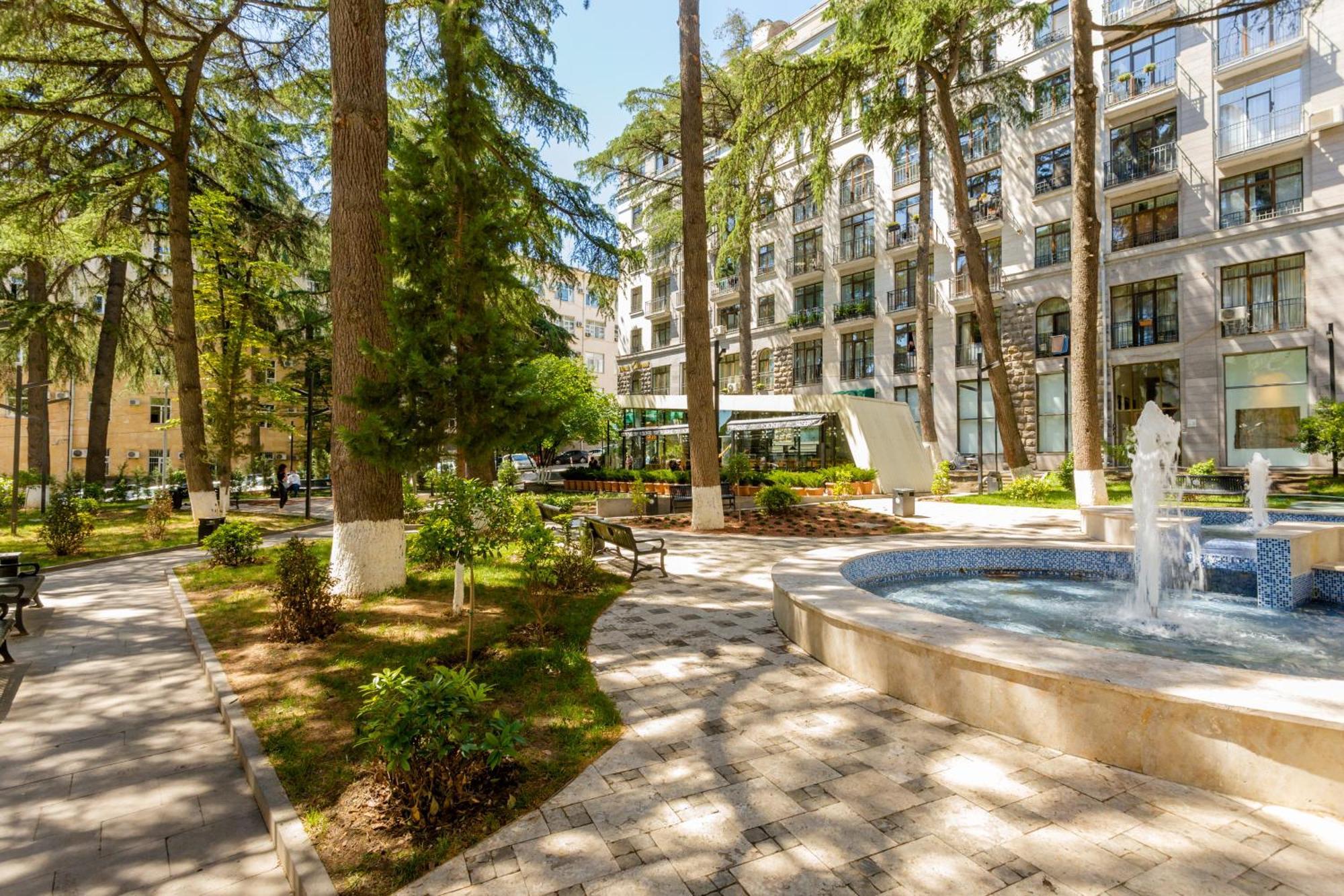 טביליסי Two Bedroom Apartment In The City Center מראה חיצוני תמונה